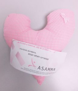cojin-corazon-cancer-de-mama